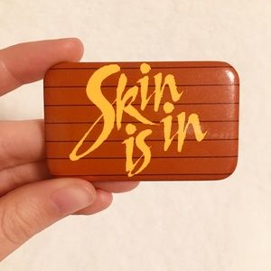 Vintage 70's Pin Retro Funny Cheeky Skin Is In Metal